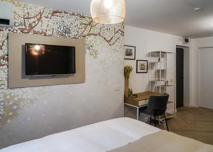 Apartment April