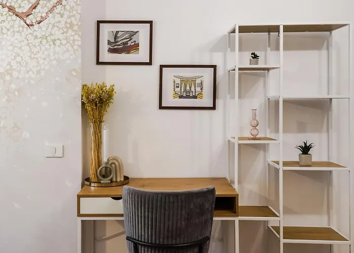 April Apartment *